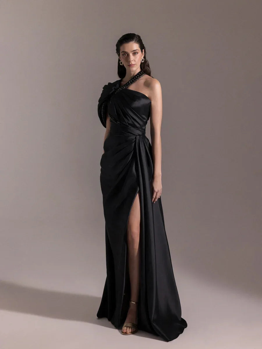 A25025-Asimetrik Kesim Şerit Taş Detaylı Drapeli Balık Abiye Elbise - Kenzel