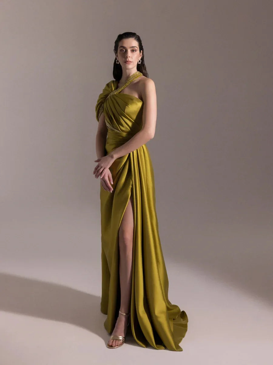 A25025-Asimetrik Kesim Şerit Taş Detaylı Drapeli Balık Abiye Elbise - Kenzel