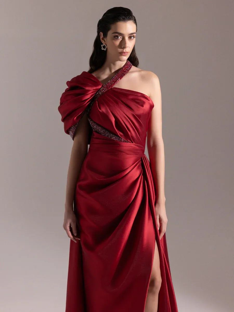 A25025-Asimetrik Kesim Şerit Taş Detaylı Drapeli Balık Abiye Elbise - Kenzel