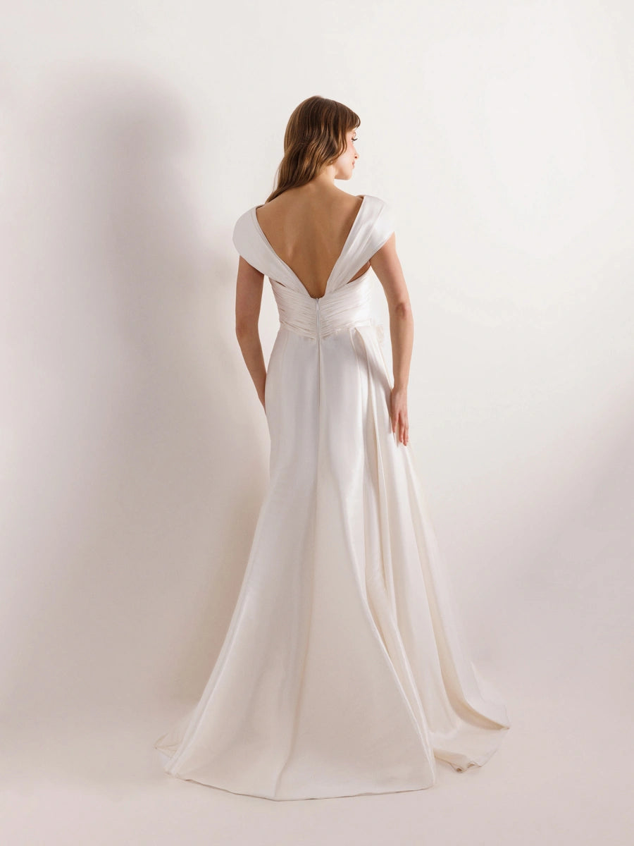 A25033-Çiçek Detaylı Yanı Kuyruklu Balık Abiye Elbise