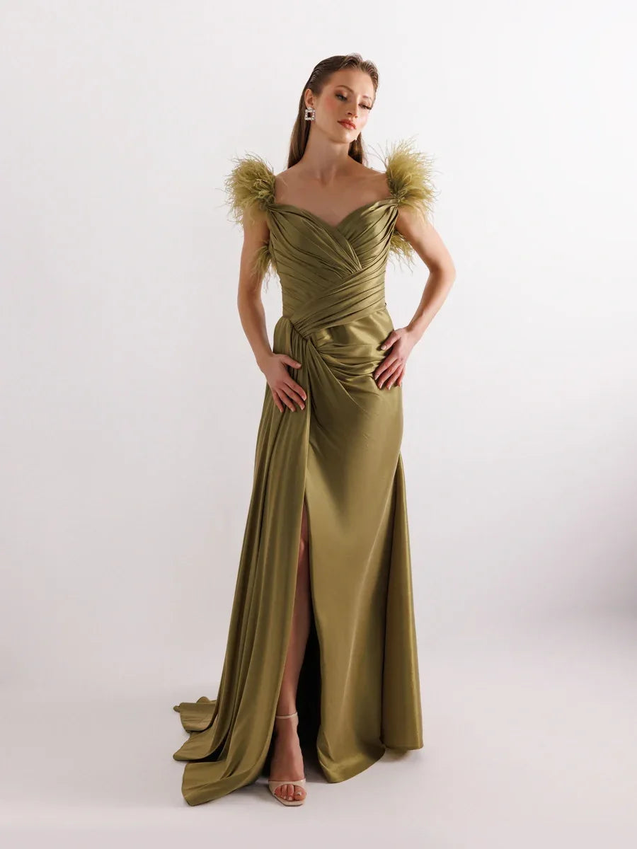 A25058-Omuzları Otrişli Yırtmaçlı Balık Abiye Elbise - Kenzel