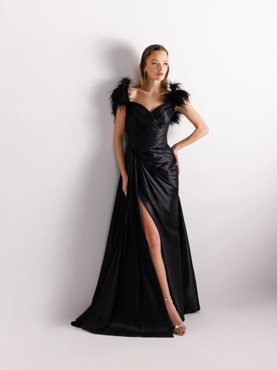 A25058-Omuzları Otrişli Yırtmaçlı Balık Abiye Elbise