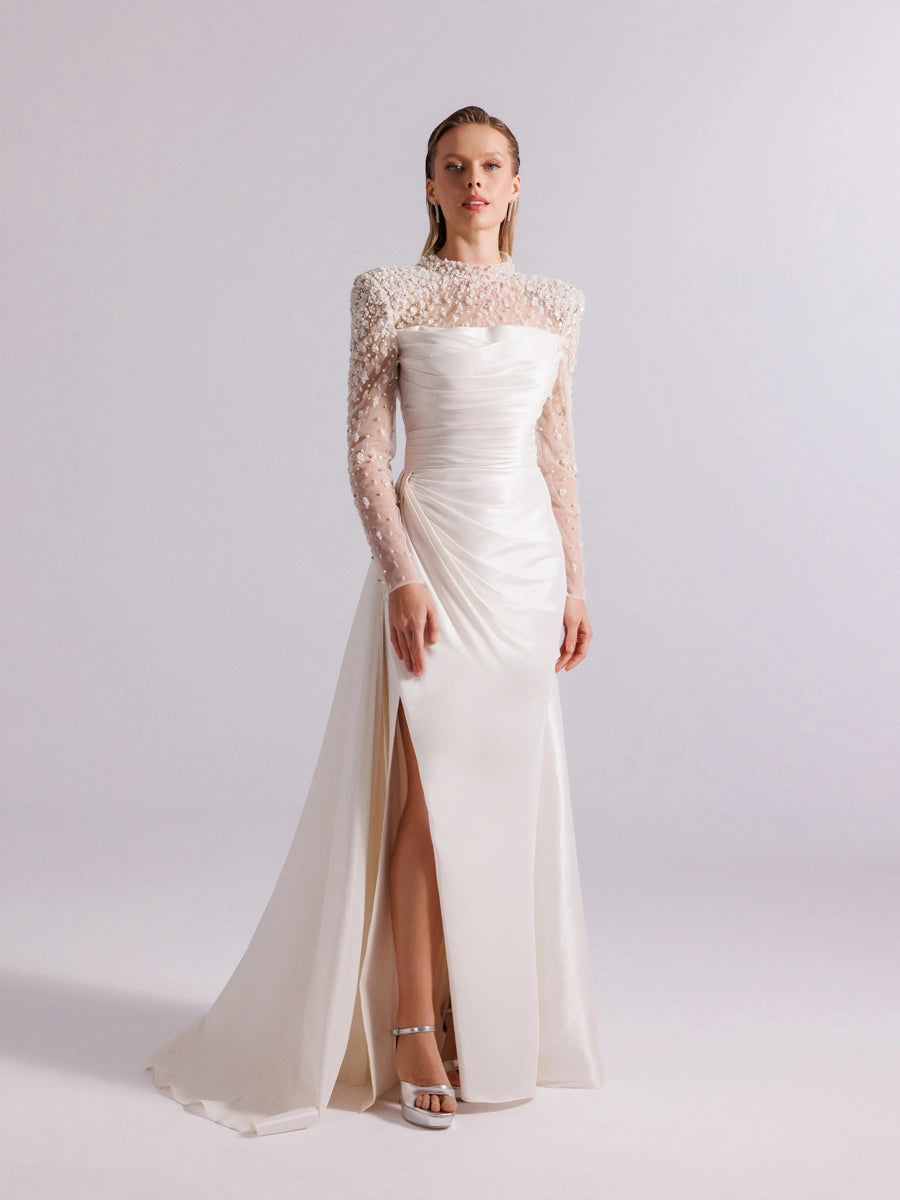 Straplez Görünümlü Tüm Dekoltesi Taş Detaylı Yırtmaçlı Elbise Ekru 2