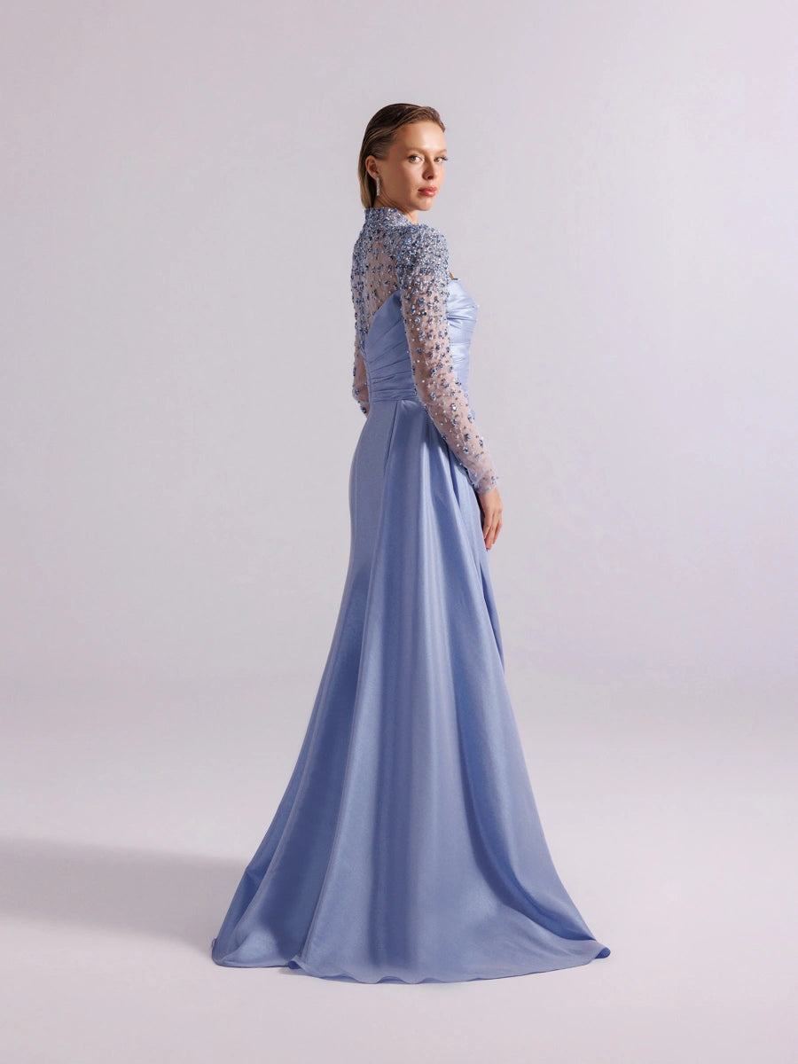 A25067-Straplez Görünümlü Tüm Dekoltesi Taş Detaylı Yırtmaçlı Elbise