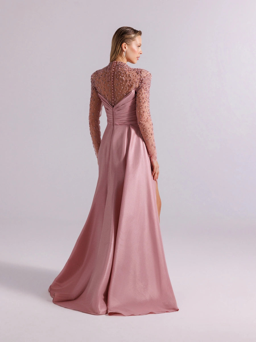 A25067-Straplez Görünümlü Tüm Dekoltesi Taş Detaylı Yırtmaçlı Elbise