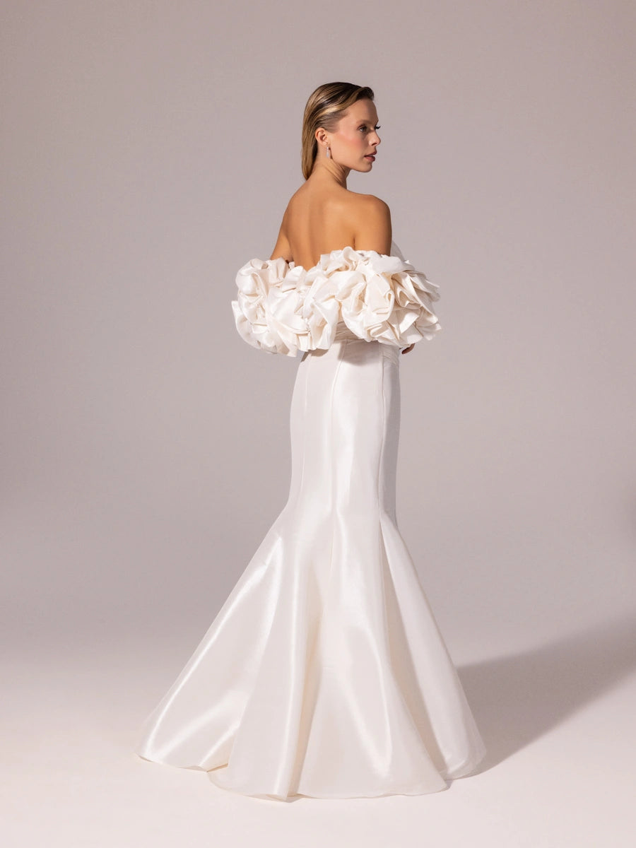 A25068-Straplez Drapeli Balon Kollu Uzun Abiye Elbise