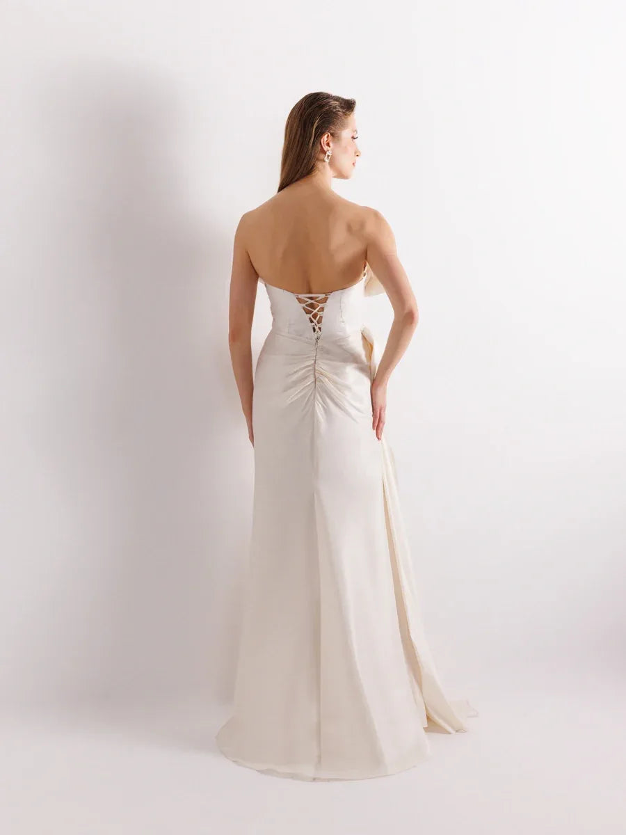 A25070-Straplez Beli Taş Detaylı Yırtmaçlı Balık Abiye Elbise - Kenzel