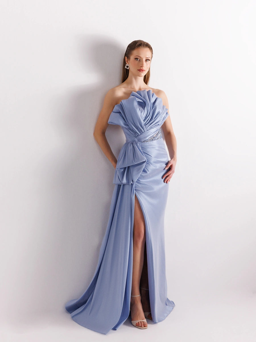 A25070-Straplez Beli Taş Detaylı Yırtmaçlı Balık Abiye Elbise