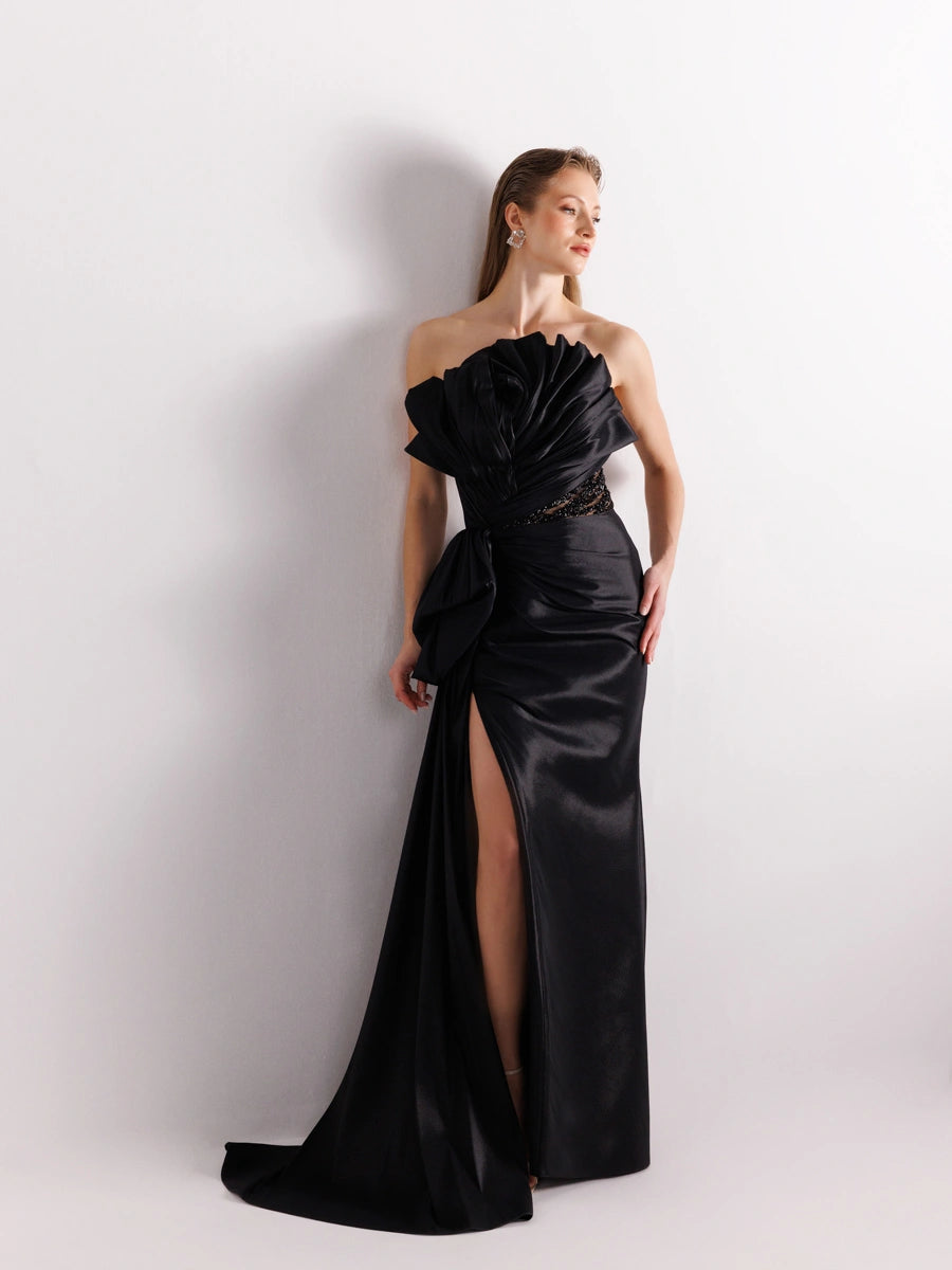 A25070-Straplez Beli Taş Detaylı Yırtmaçlı Balık Abiye Elbise