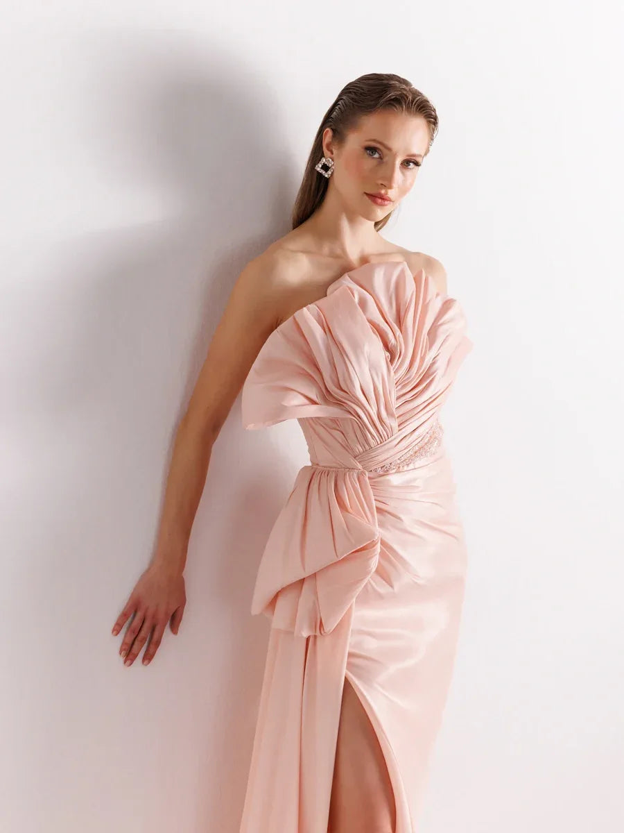 A25070-Straplez Beli Taş Detaylı Yırtmaçlı Balık Abiye Elbise - Kenzel