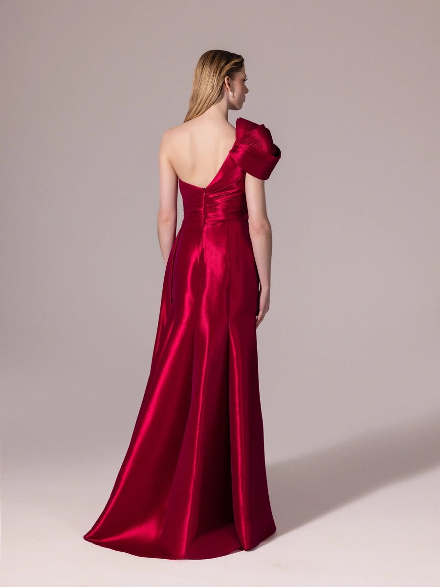 A25085-Asimetrik Kesim Göğsü İşlemeli Yırtmaçlı Balık Abiye Elbise