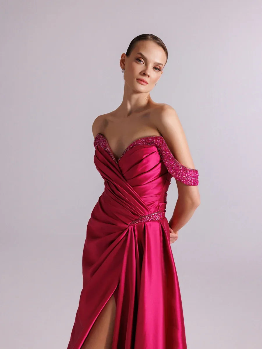 A25095-Kolları İşlemeli Yırtmaçlı Drapeli Balık Abiye Elbise - Kenzel