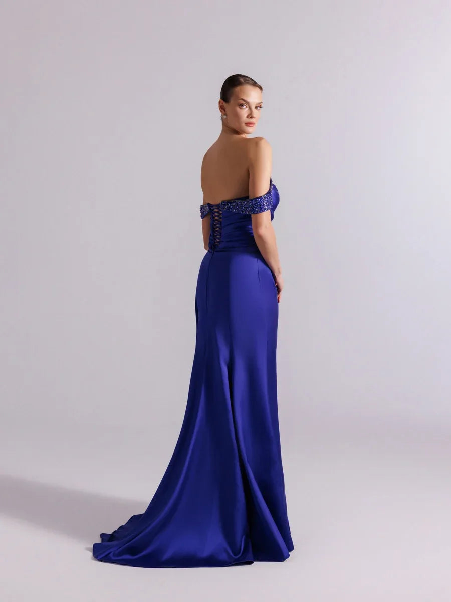 A25095-Kolları İşlemeli Yırtmaçlı Drapeli Balık Abiye Elbise - Kenzel