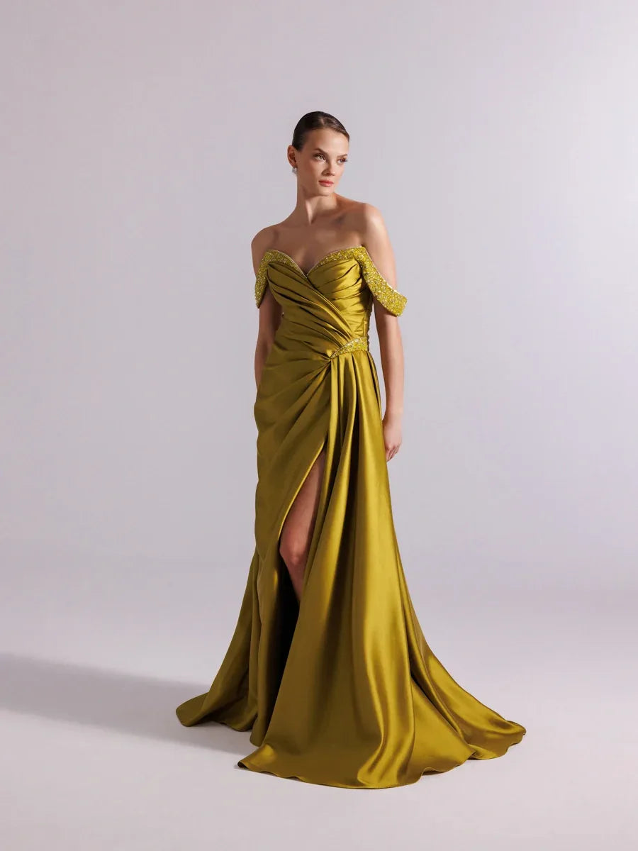 A25095-Kolları İşlemeli Yırtmaçlı Drapeli Balık Abiye Elbise - Kenzel