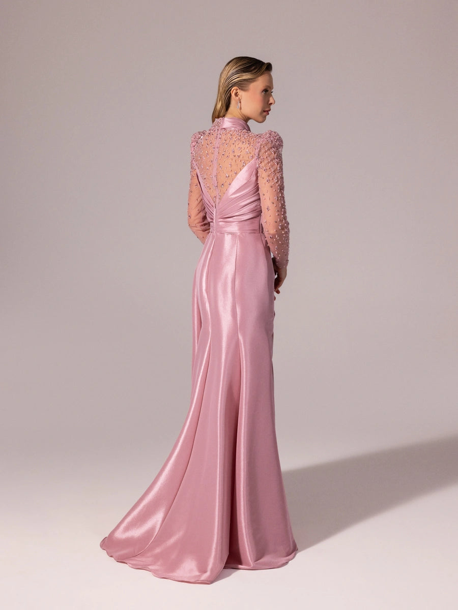 A25096-Kolları İşlemeli Asimetrik Drapeli Balık Abiye Elbise