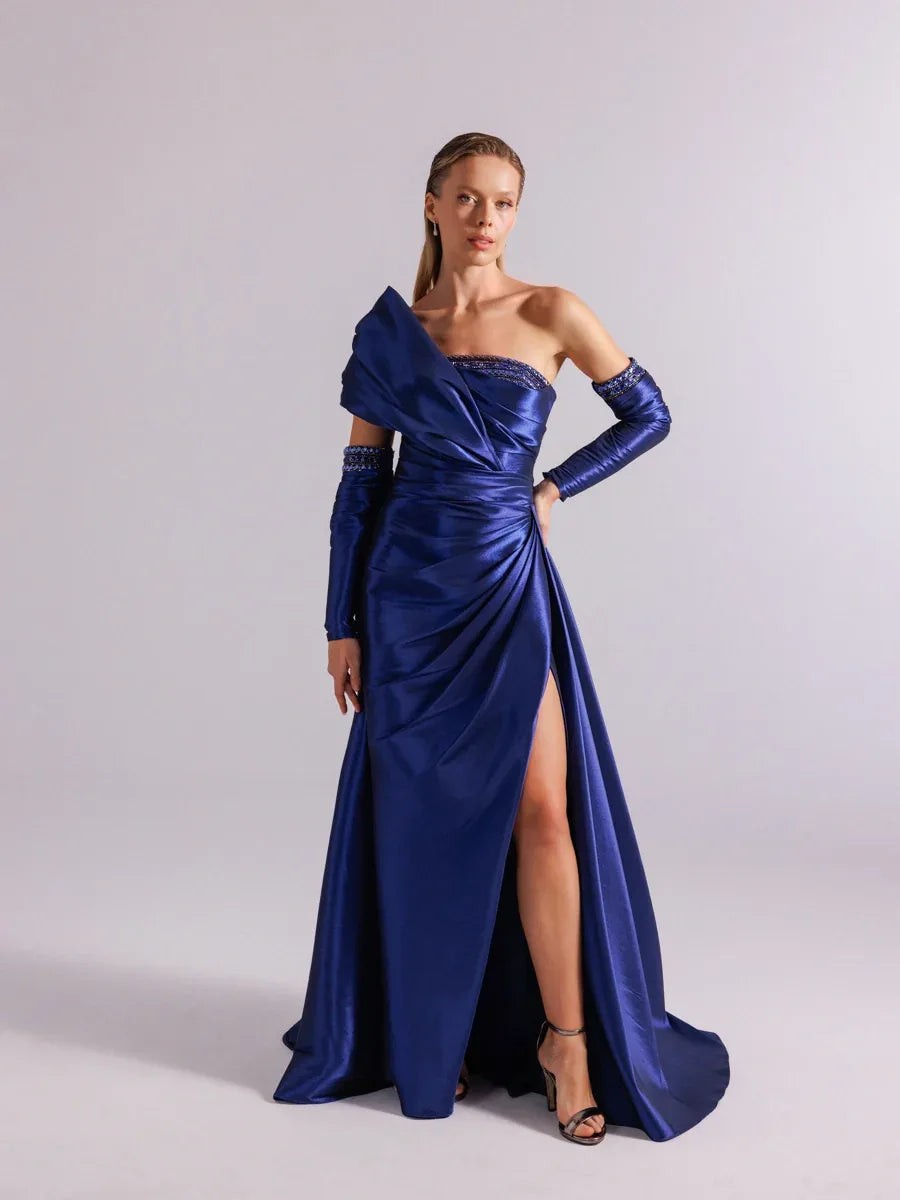 A25102-Straplez Tek Omuz Göğüsü ve kolları İşleme Detaylı Balık Abiye - Kenzel