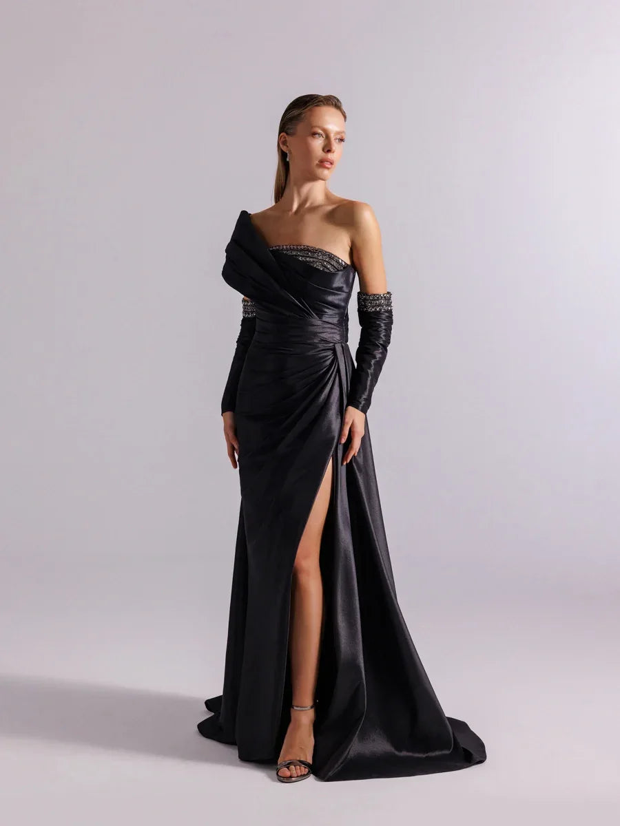 A25102-Straplez Tek Omuz Göğüsü ve kolları İşleme Detaylı Balık Abiye - Kenzel