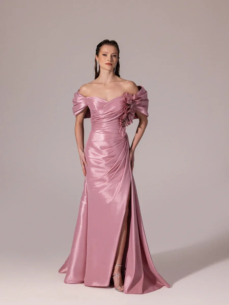 A25177-Straplez Şal Kol Çiçek Detaylı Yırtmaçlı Balık Abiye Elbise - Kenzel