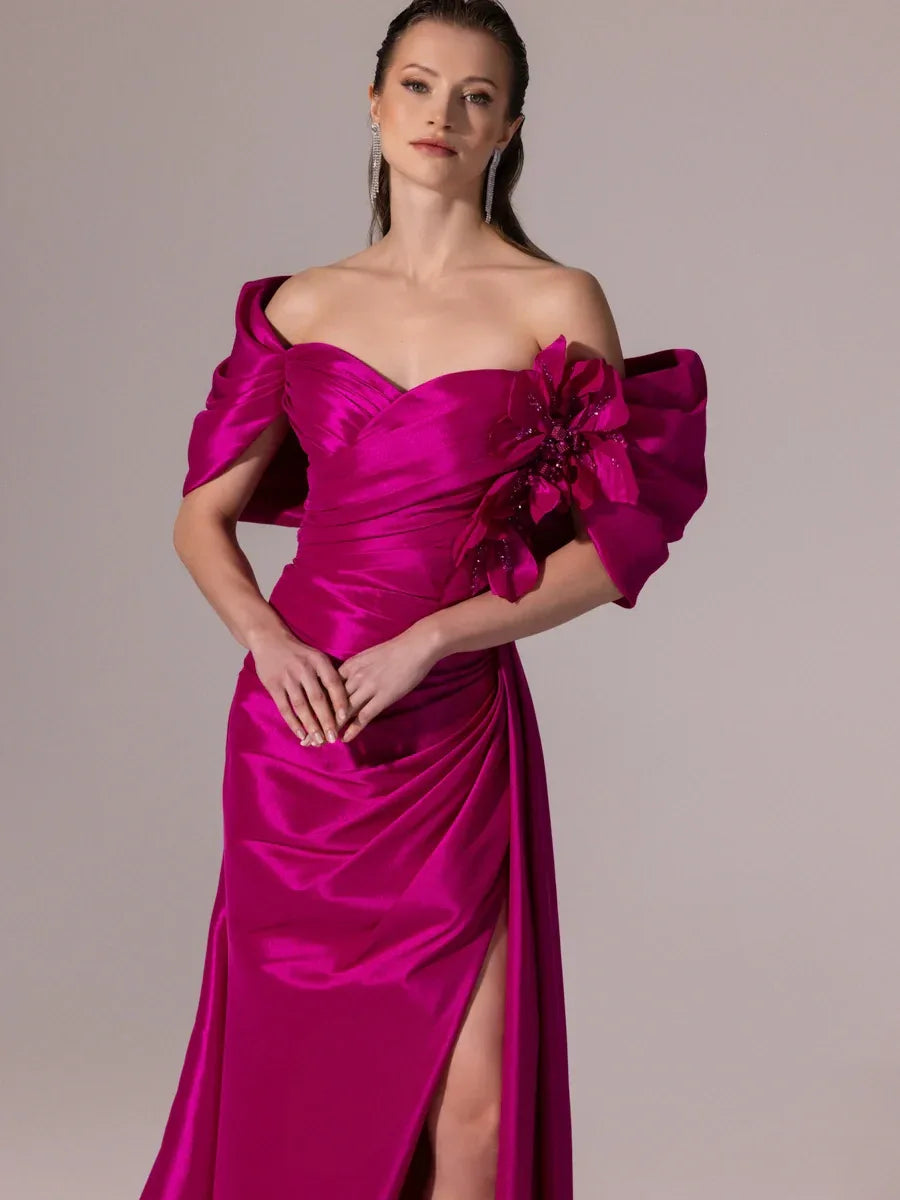 A25177-Straplez Şal Kol Çiçek Detaylı Yırtmaçlı Balık Abiye Elbise - Kenzel