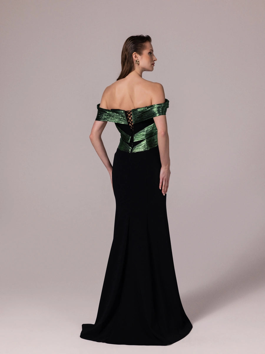 A25179-Parlak Kumaş Garnili Yakası İşlemeli Balık Abiye Elbise