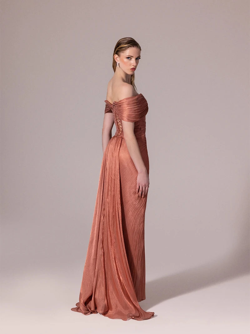 A25189-Önü İşlemeli Omuz Detaylı Pliseli Uzun Elbise