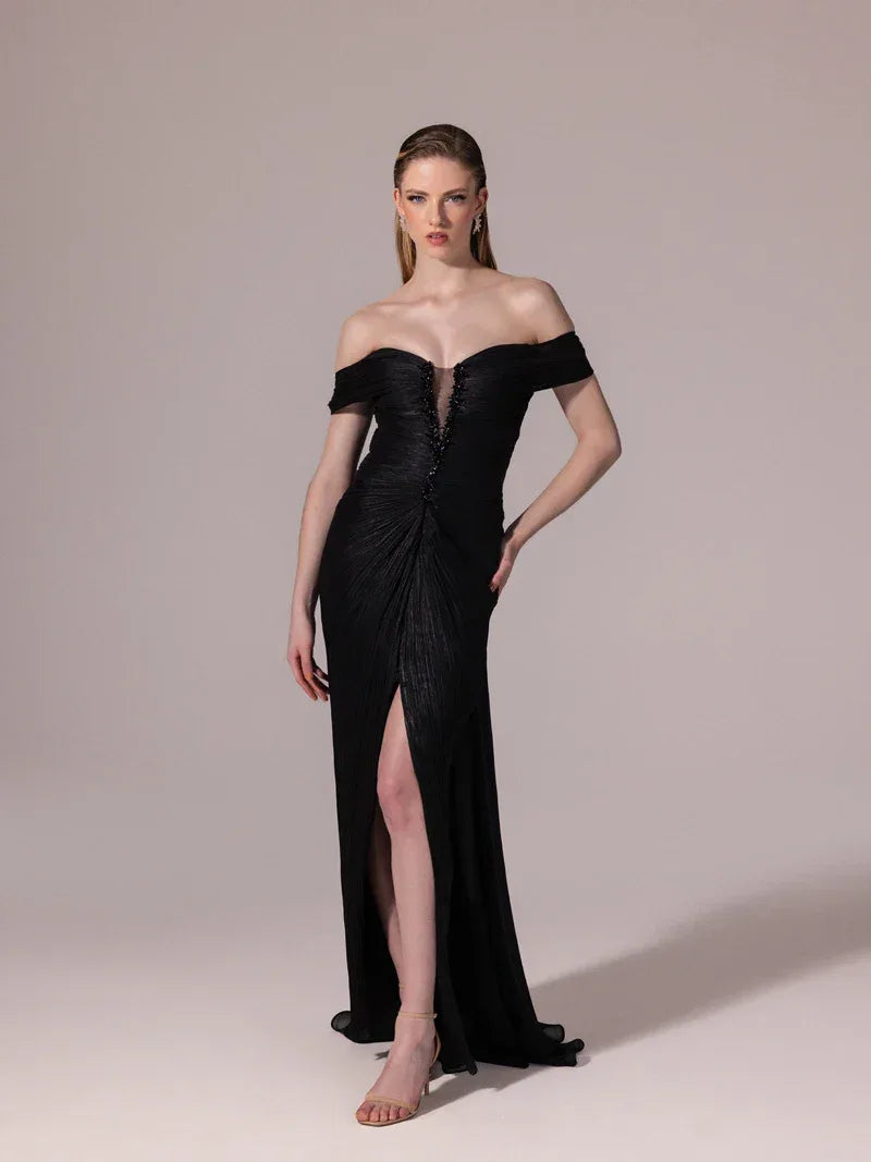 A25189-Önü İşlemeli Omuz Detaylı Pliseli Uzun Elbise - Kenzel