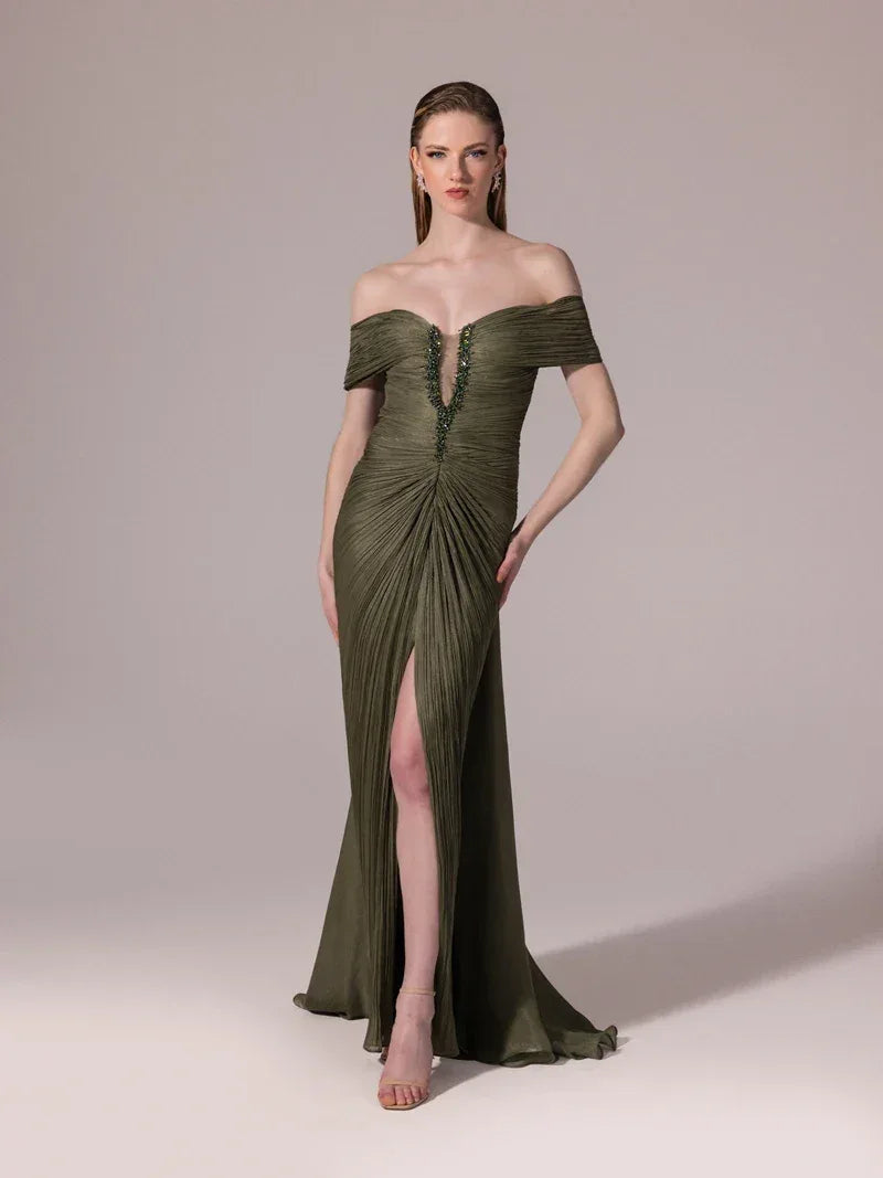 A25189-Önü İşlemeli Omuz Detaylı Pliseli Uzun Elbise - Kenzel