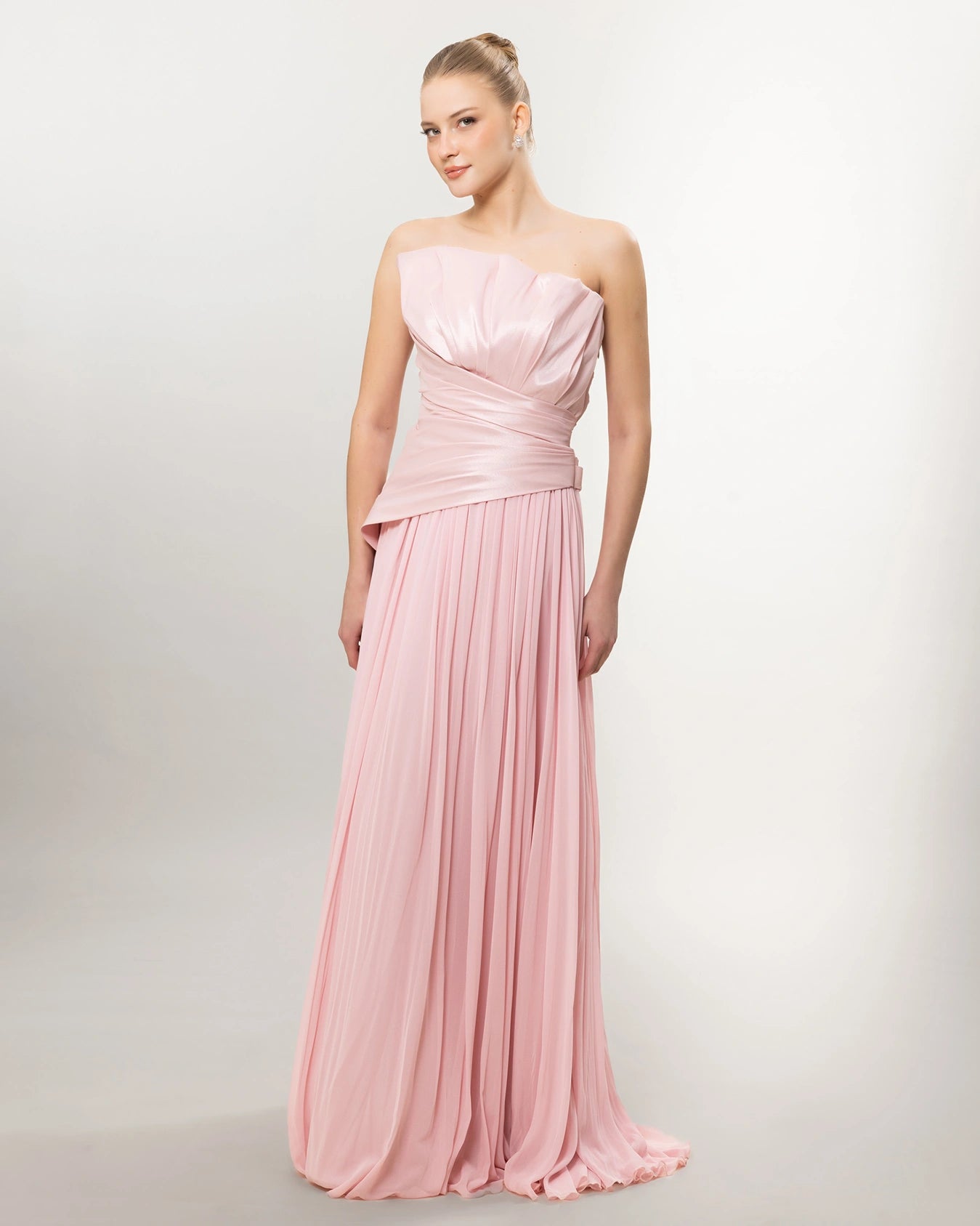 A26027-Straplez Drapeli Pileli Uzun Abiye Elbise