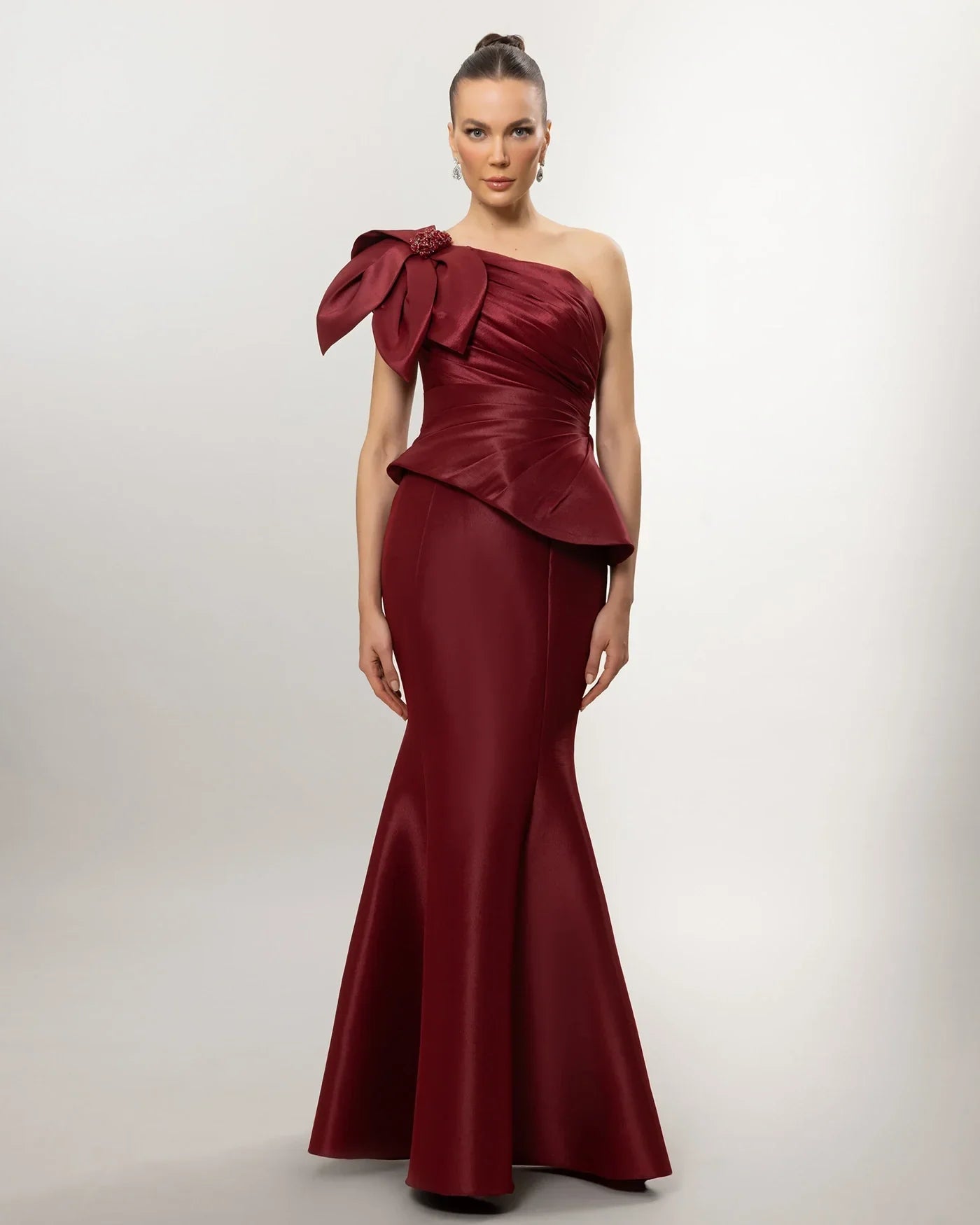 A26054-Tek Omuz Fiyonk Detaylı Peplum Detaylı Balık Abiye - Kenzel