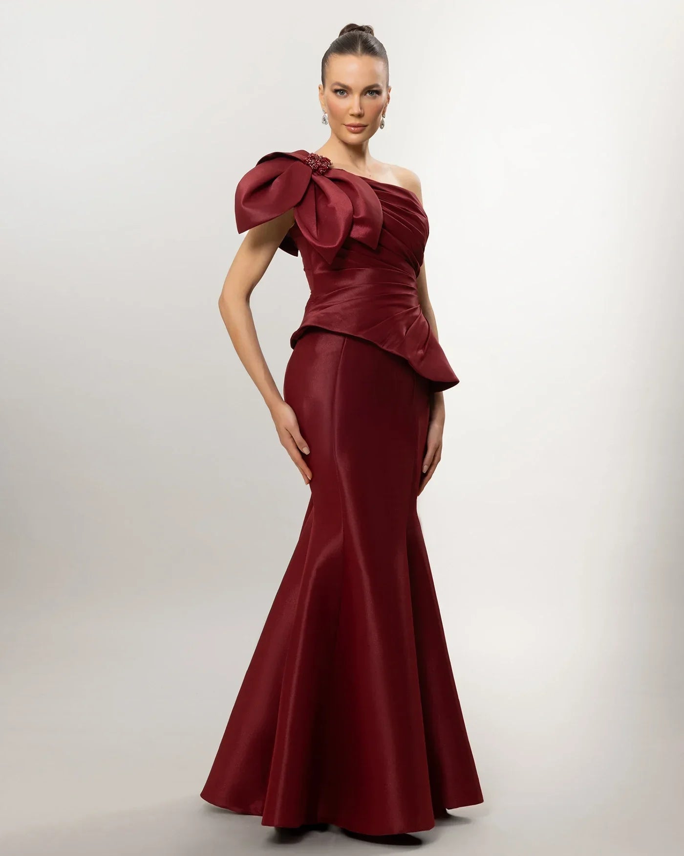 A26054-Tek Omuz Fiyonk Detaylı Peplum Detaylı Balık Abiye - Kenzel