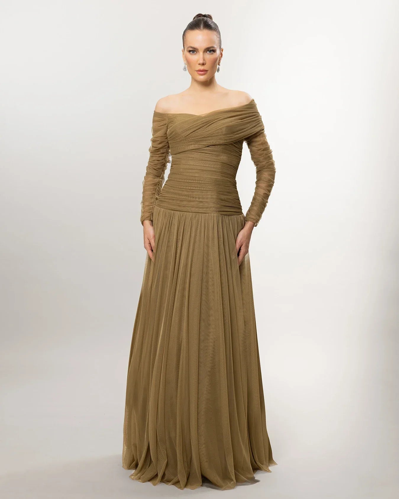 A26111-Düşük Omuz Uzun Kollu Drape Detaylı Abiye - Kenzel