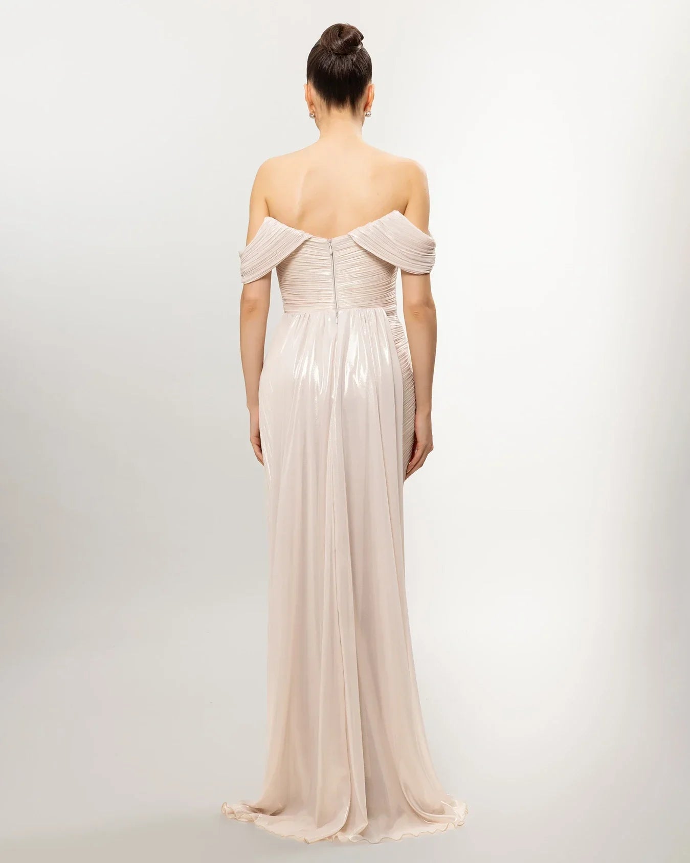 A26117-Düşük Omuz Pliseli Yırtmaçlı Uzun Abiye Elbise - Kenzel