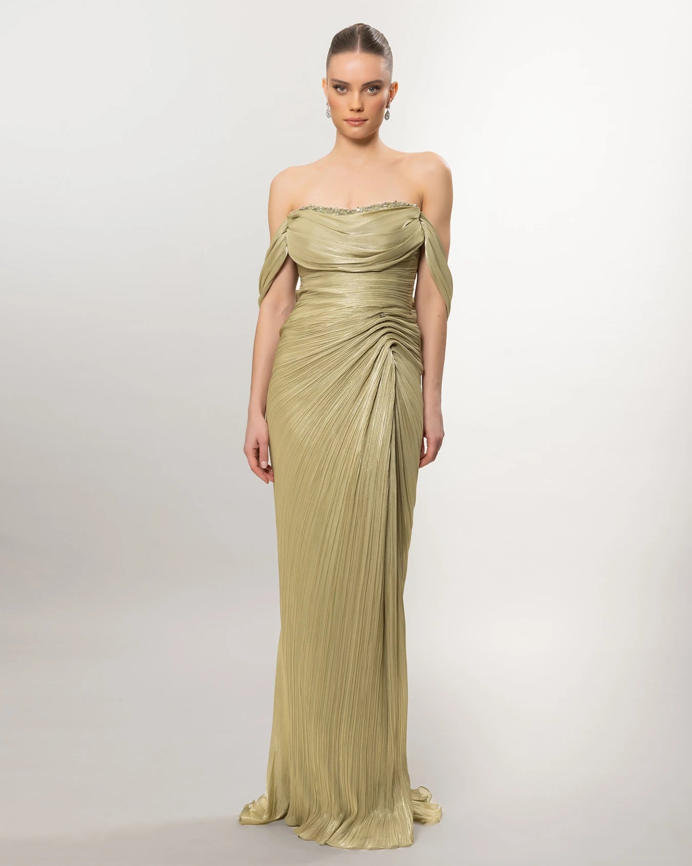 A26120-Zarif Drapeli Düşük Omuz Yırtmaçlı Uzun Elbise