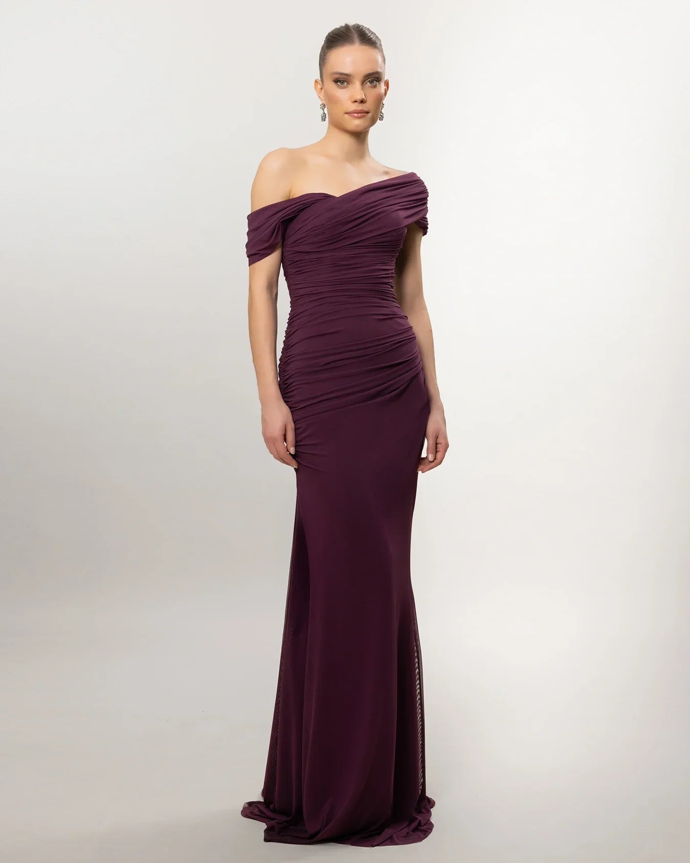 A26129-Asimetrik Yaka Drapeli Uzun Abiye Elbise - Kenzel