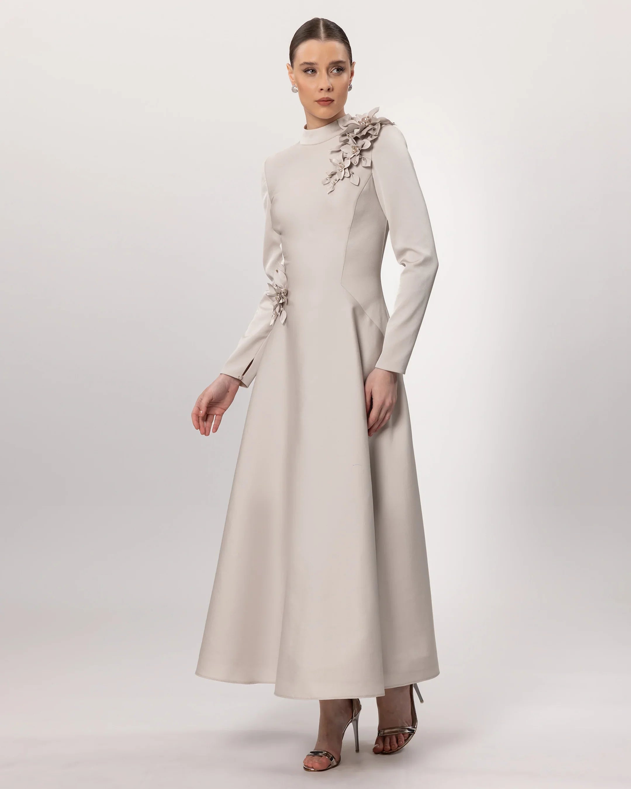 E26213-Flower Appliquéd Long-Sleeve Midi Dress