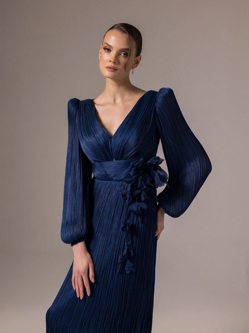 25002-Çiçek Tasarımlya V Yaka Kloş Elbise