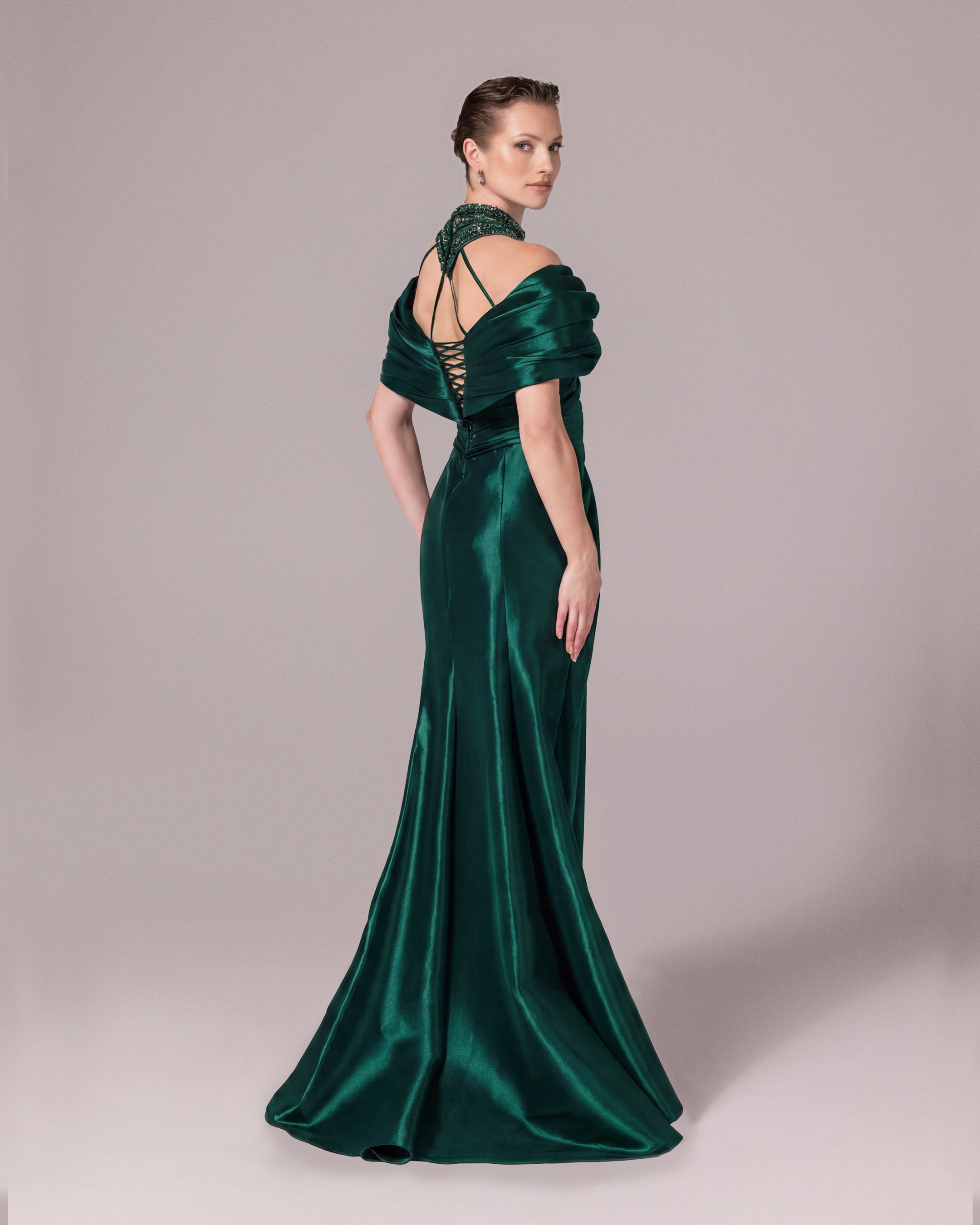 A25011-Halter Detaylı Yırtmaçlı Abiye Elbise