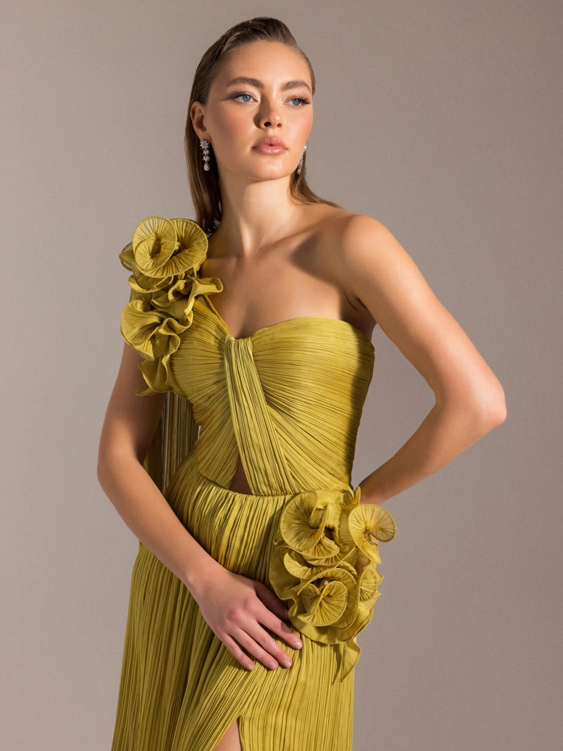 25039-Straplez Tek Omuz Detaylı Piliseli Kloş Abiye Elbise