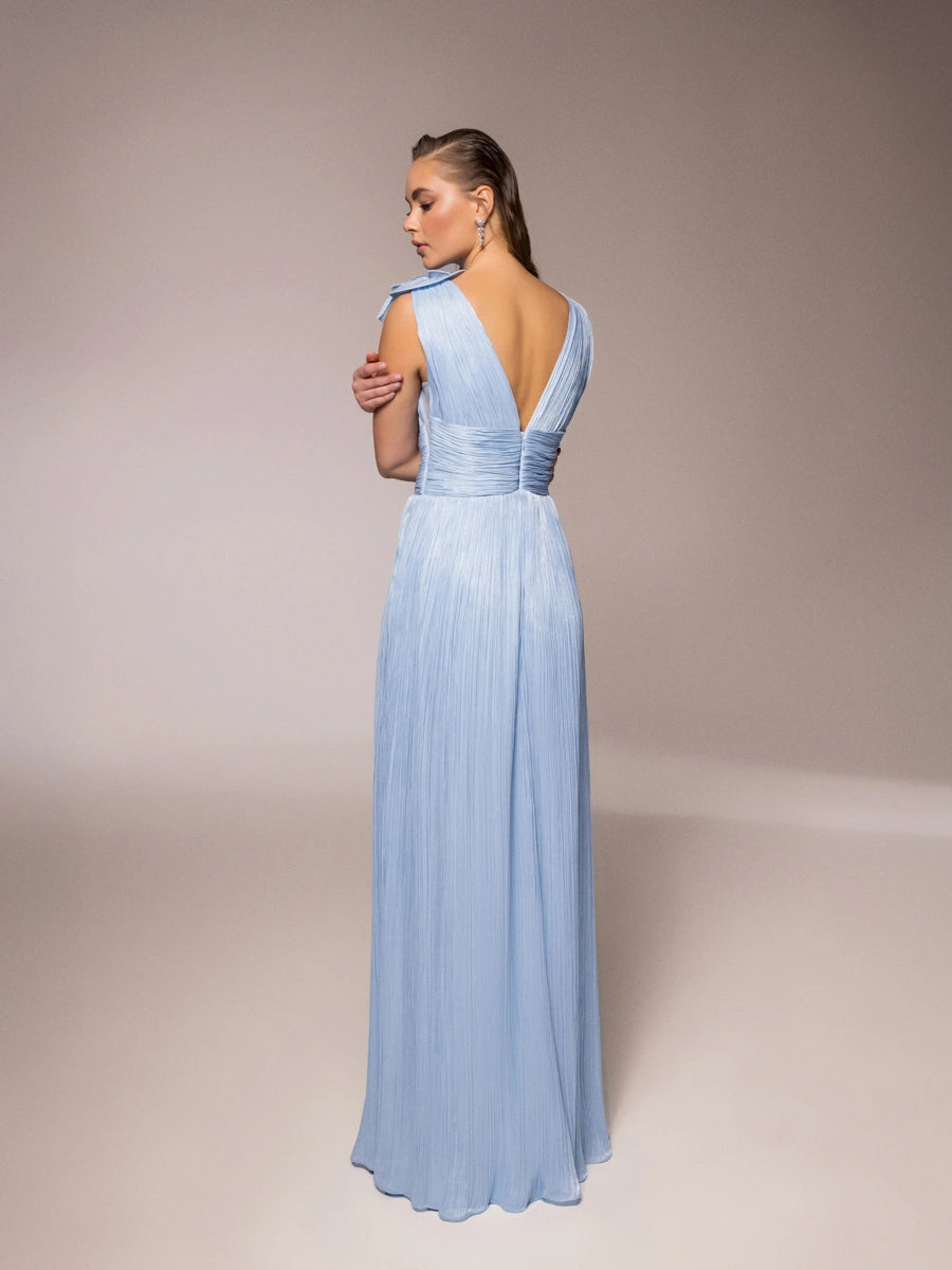 25040-V Yaka Aksesuarlı Pliseli Kloş Abiye Elbise