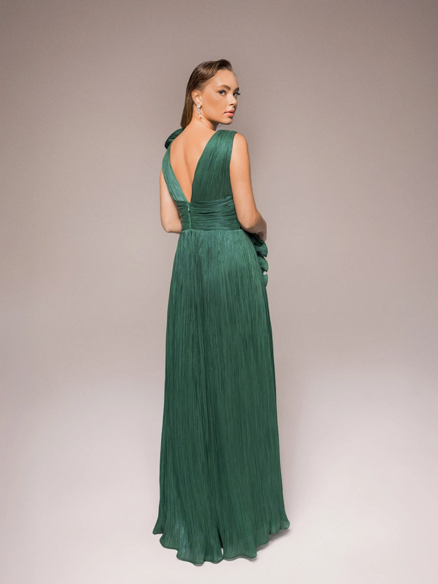 25040-V Yaka Aksesuarlı Pliseli Kloş Abiye Elbise