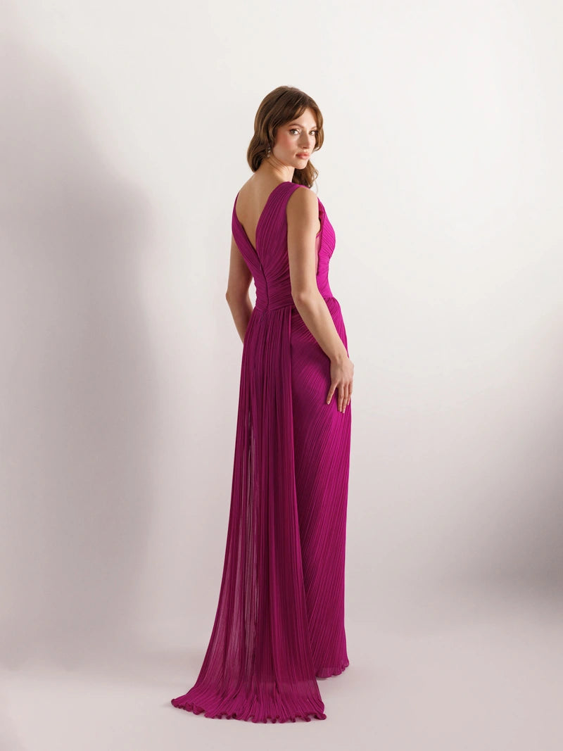 25048-V Yaka Yırtmaçlı Kuyruklu Abiye Elbise