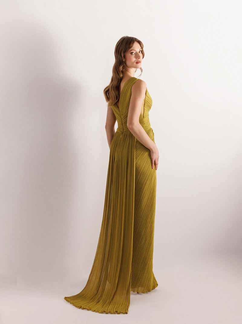 25048-V Yaka Yırtmaçlı Kuyruklu Abiye Elbise