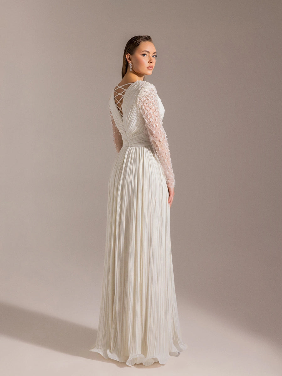 25057-Kolları İşlemeli Sırt Detaylı Yırtmaçlı Kloş Abiye Elbise