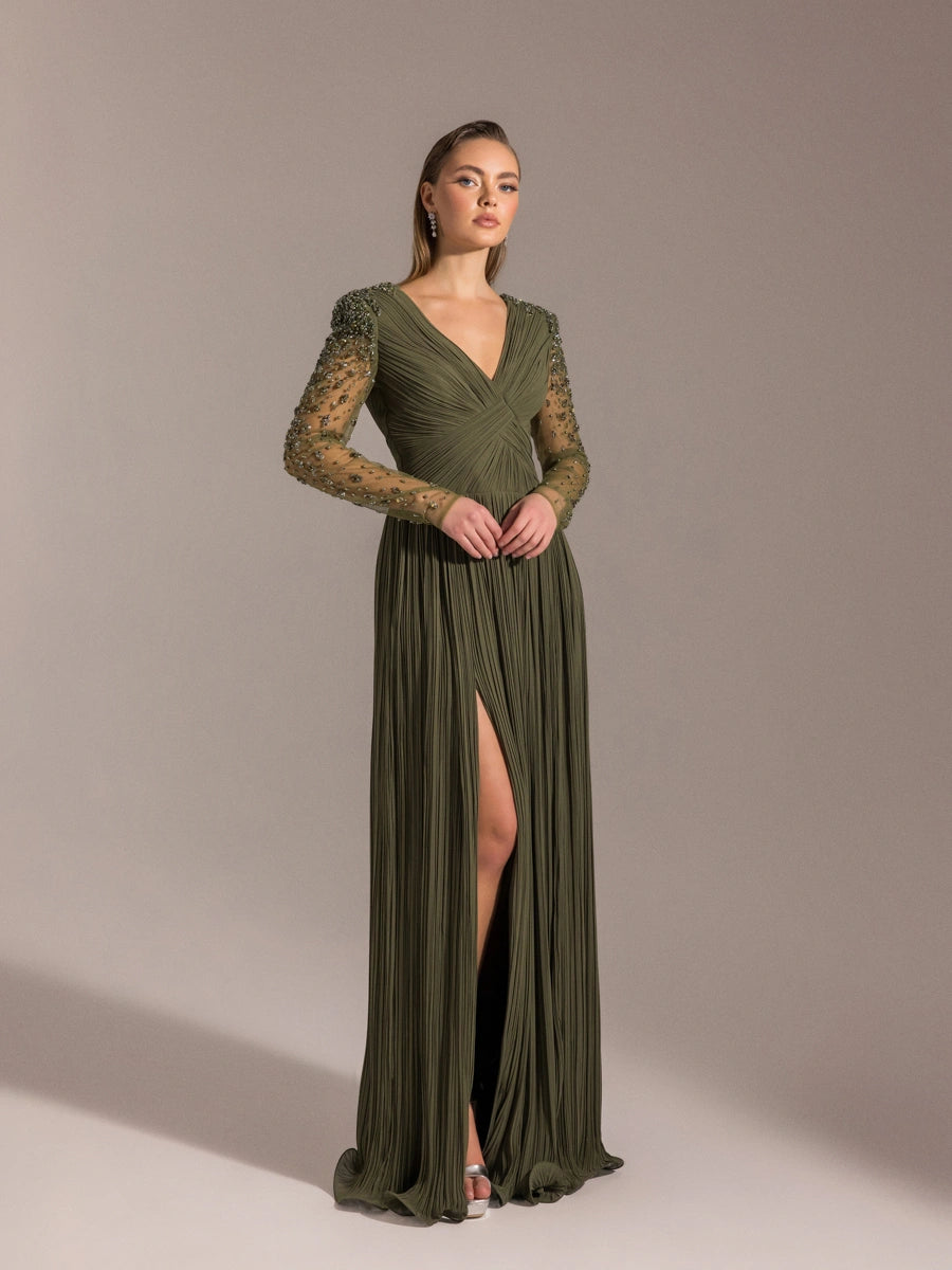 25057-Kolları İşlemeli Sırt Detaylı Yırtmaçlı Kloş Abiye Elbise