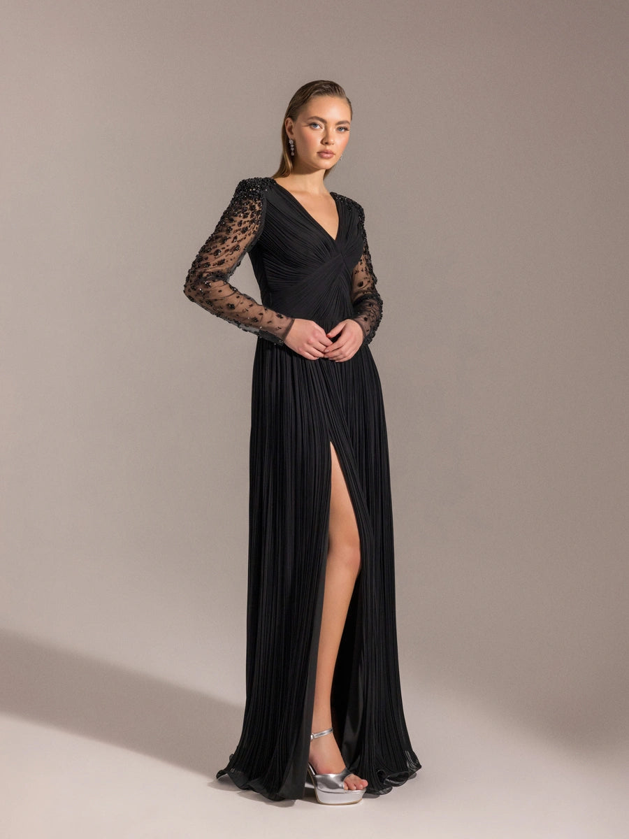 25057-Kolları İşlemeli Sırt Detaylı Yırtmaçlı Kloş Abiye Elbise