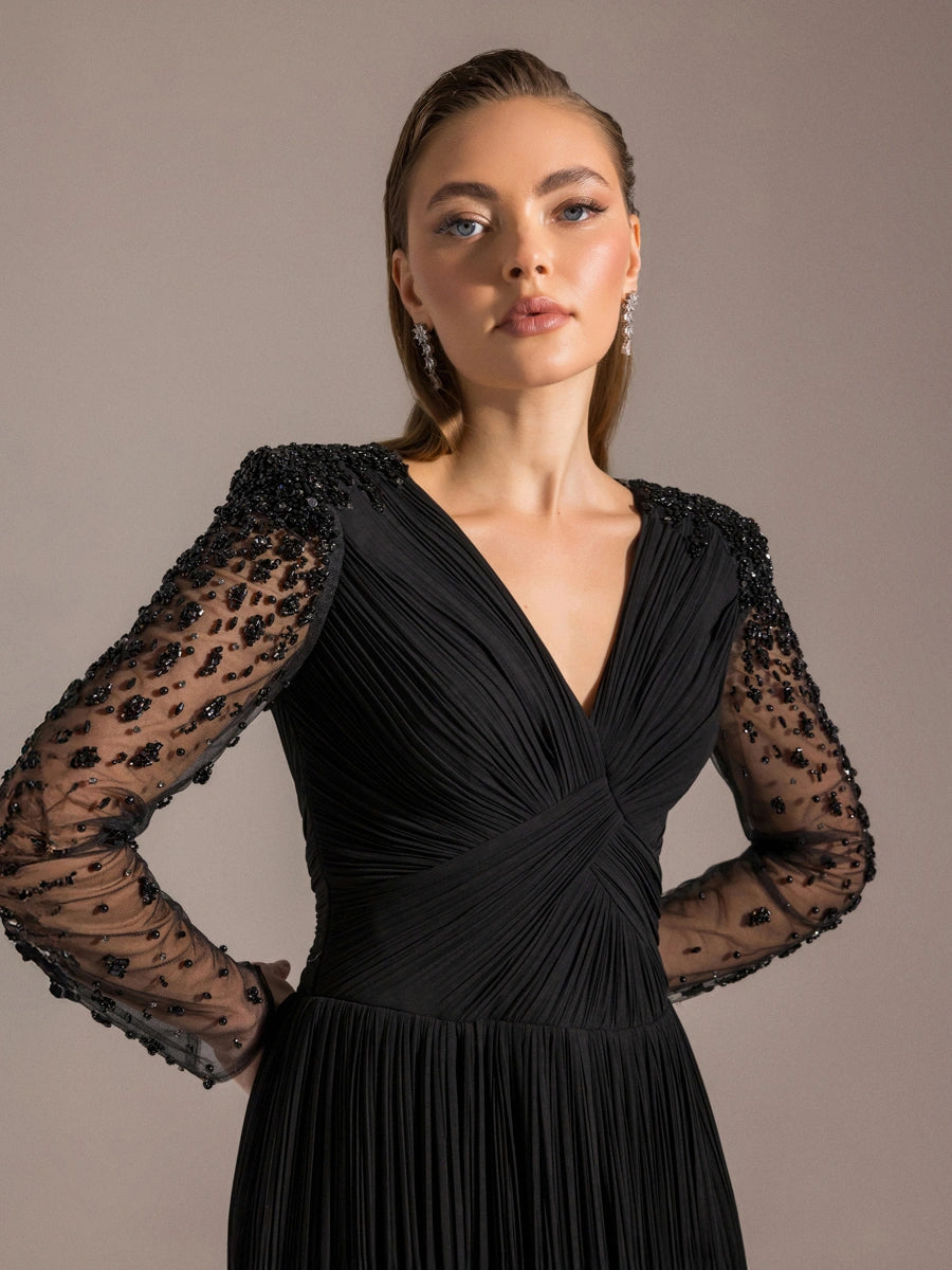 25057-Kolları İşlemeli Sırt Detaylı Yırtmaçlı Kloş Abiye Elbise