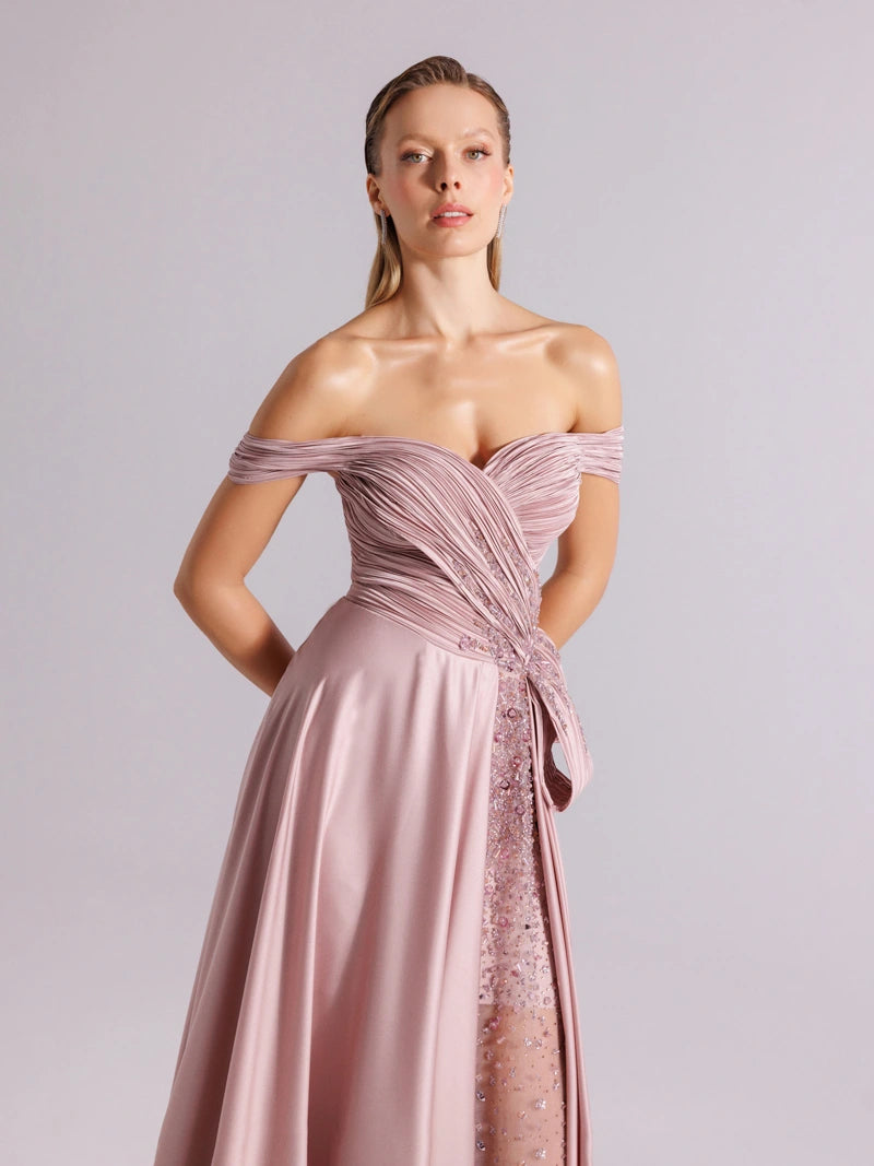 25060-İç Eteği Transparan Detaylı İşlemeli Kloş Abiye Elbise