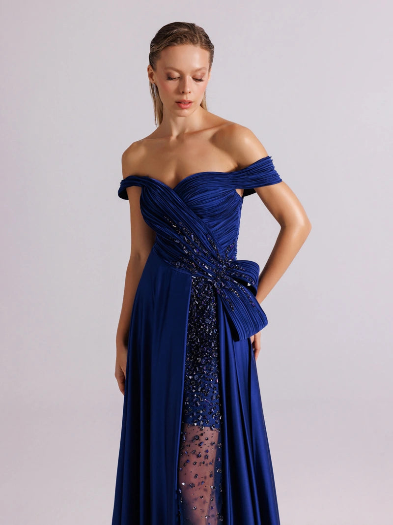 25060-İç Eteği Transparan Detaylı İşlemeli Kloş Abiye Elbise