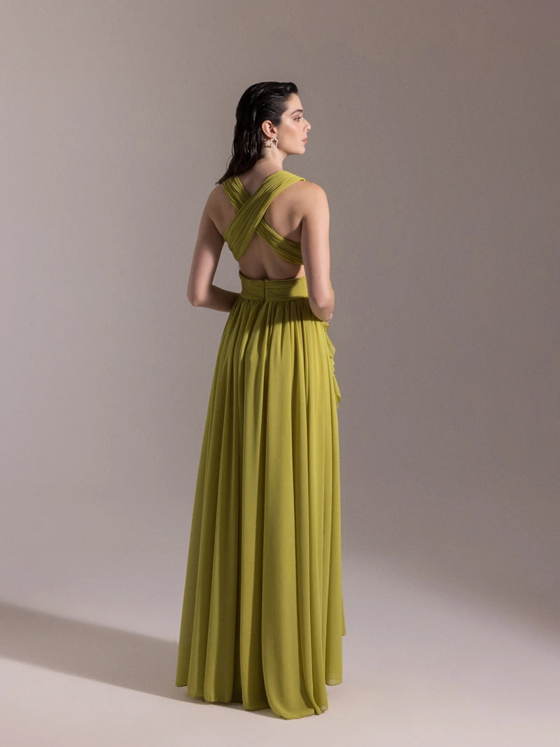 25062-V Yaka Piliseli Yırtmaçlı Abiye Elbise