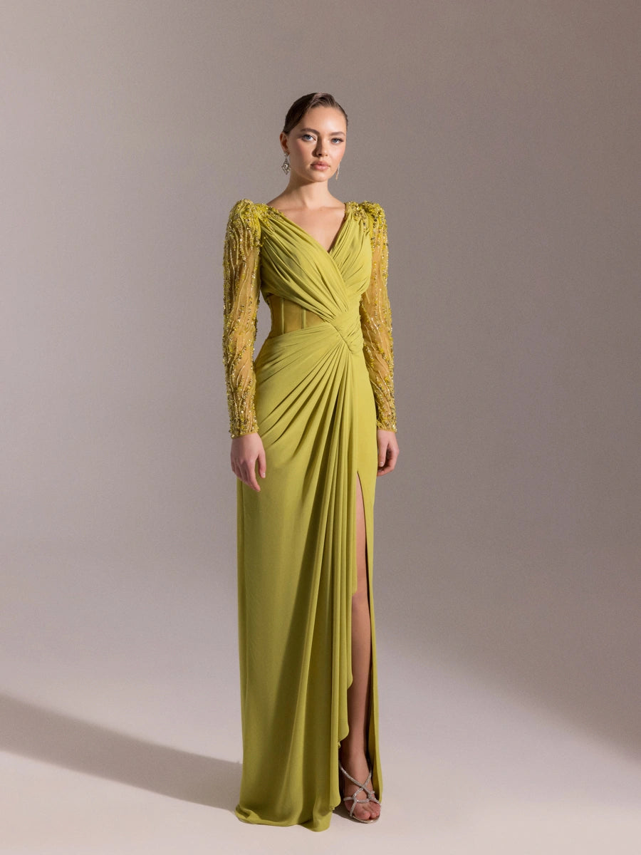 25066-V Yaka Omuzları İşlemeli Uzun Abiye Elbise